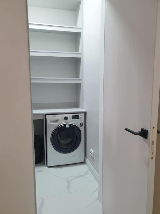 Lovely 1-Bedroom Rental Unit In Downtown Dushanbe Exterior foto
