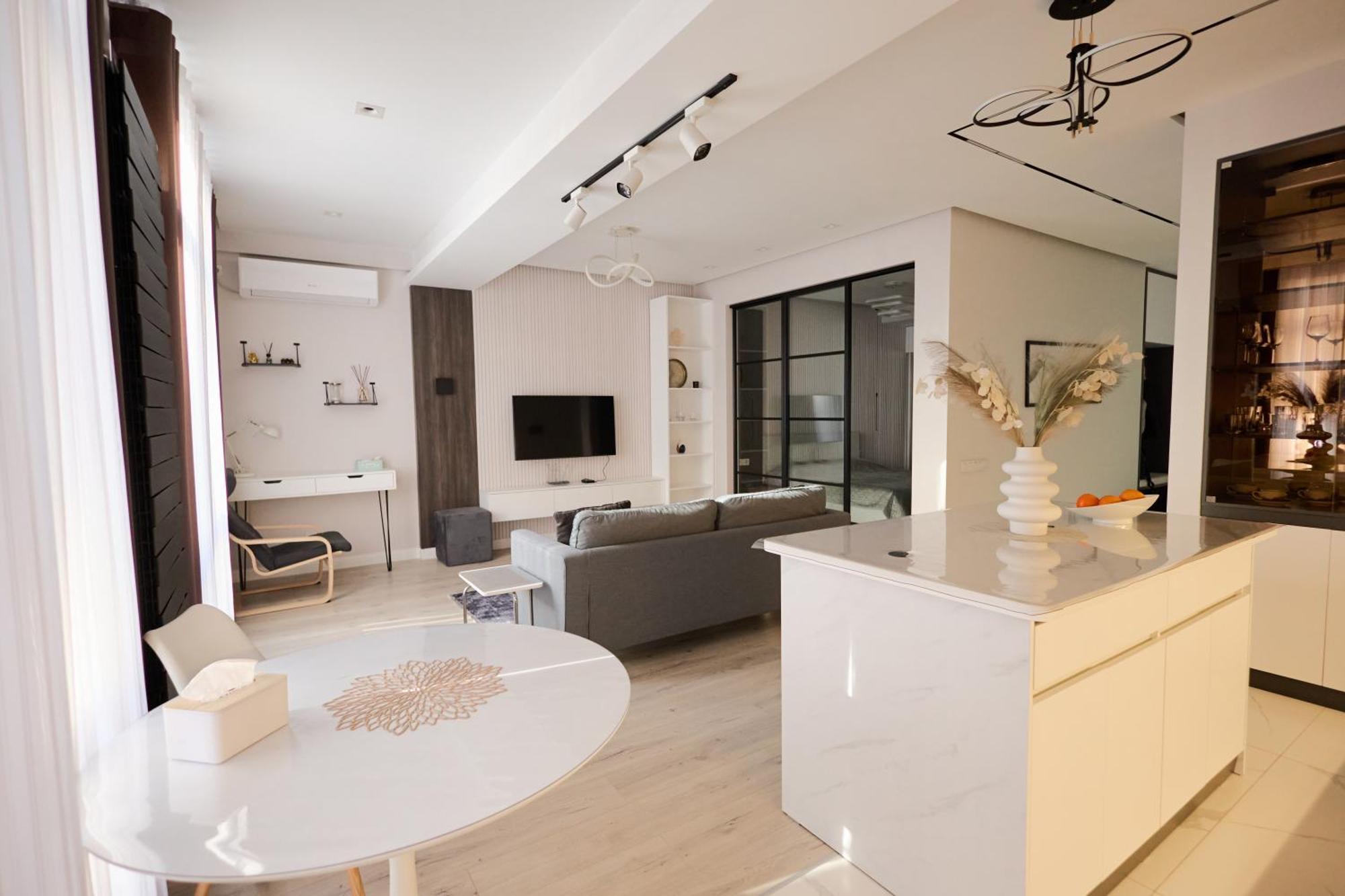 Lovely 1-Bedroom Rental Unit In Downtown Dushanbe Exterior foto